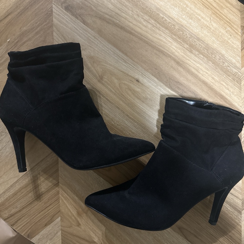Fergie Women's Black Heeled Boots - Picture 4 of 4